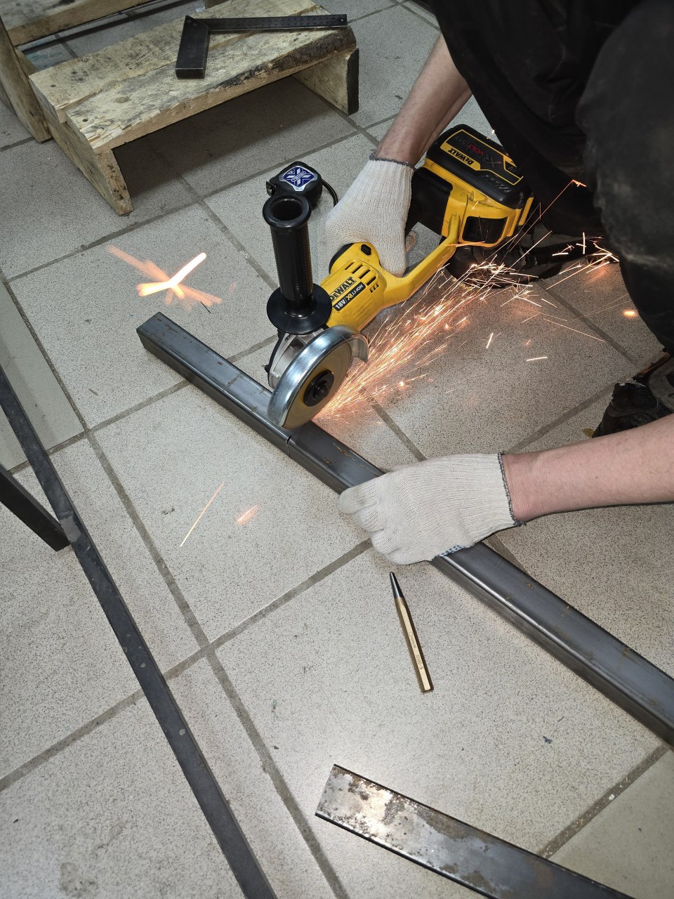 резка болгаркой