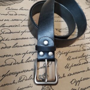 Чёрный кожаный ремень