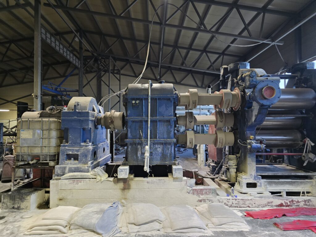 каландр издали