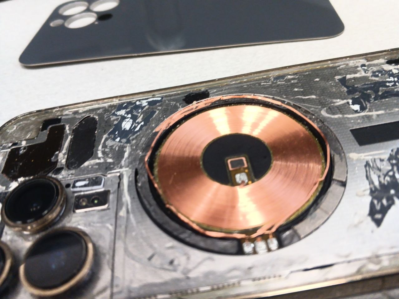 почищенный iPhone